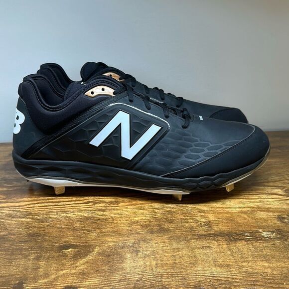 New Balance Mens Baseball Football Cleats size 16 L3000SK4 Black Low Top - Picture 1 of 10